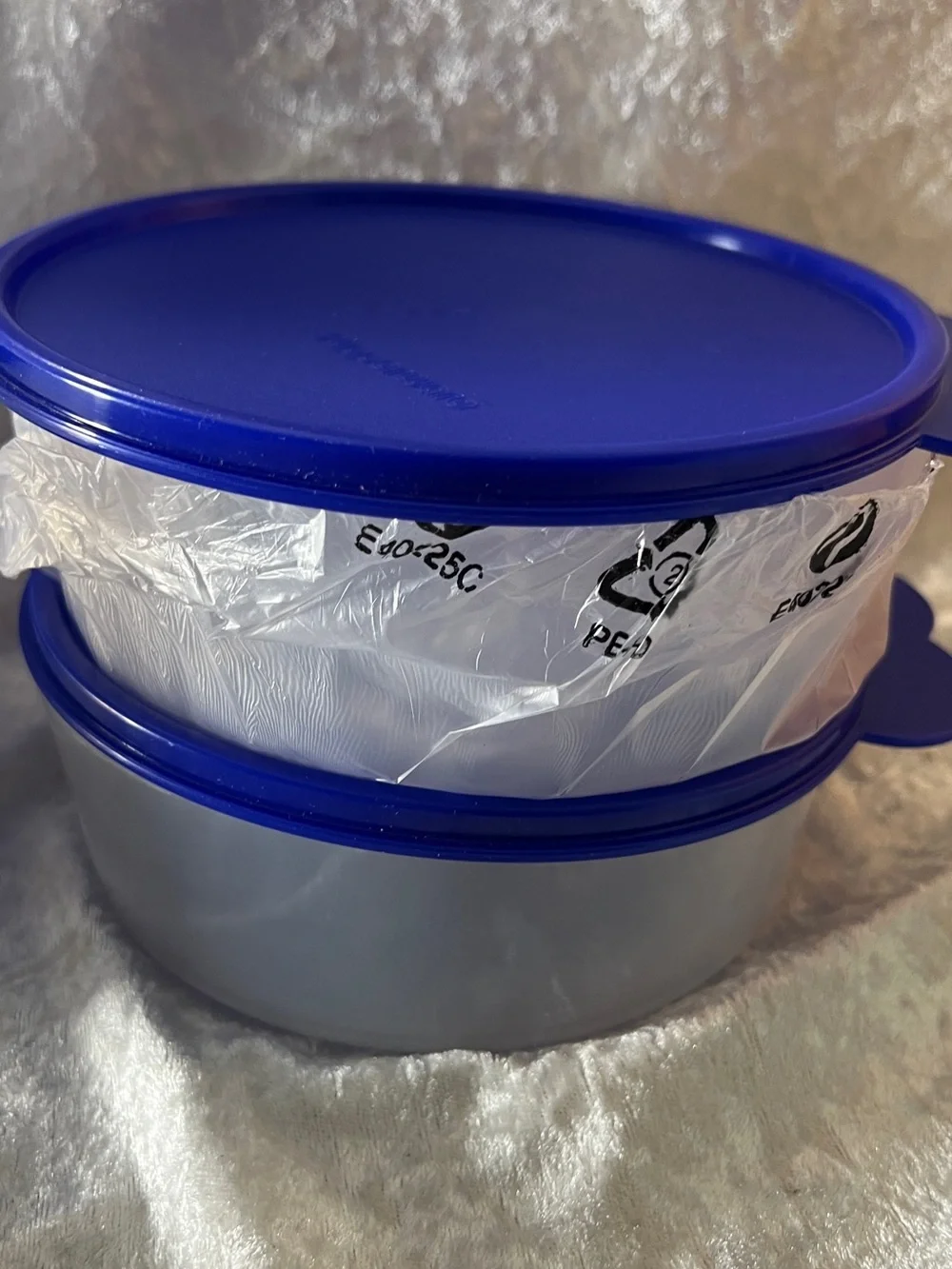 Tupperware four round